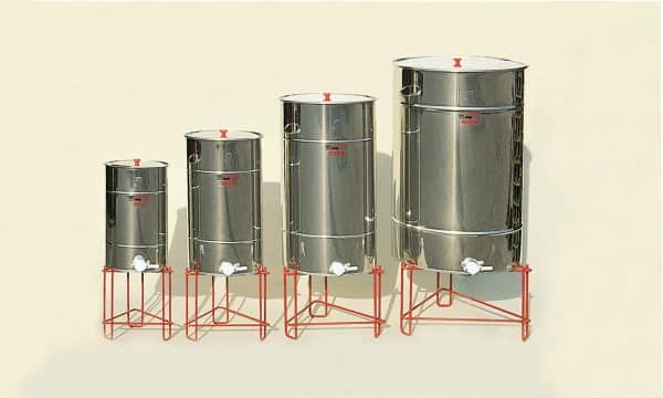 Supporto metallico verniciato rosso per maturatore da 400 kg. Robusto, stabile e resistente. Ideale per sollevare e travasare il miele in totale sicurezza.